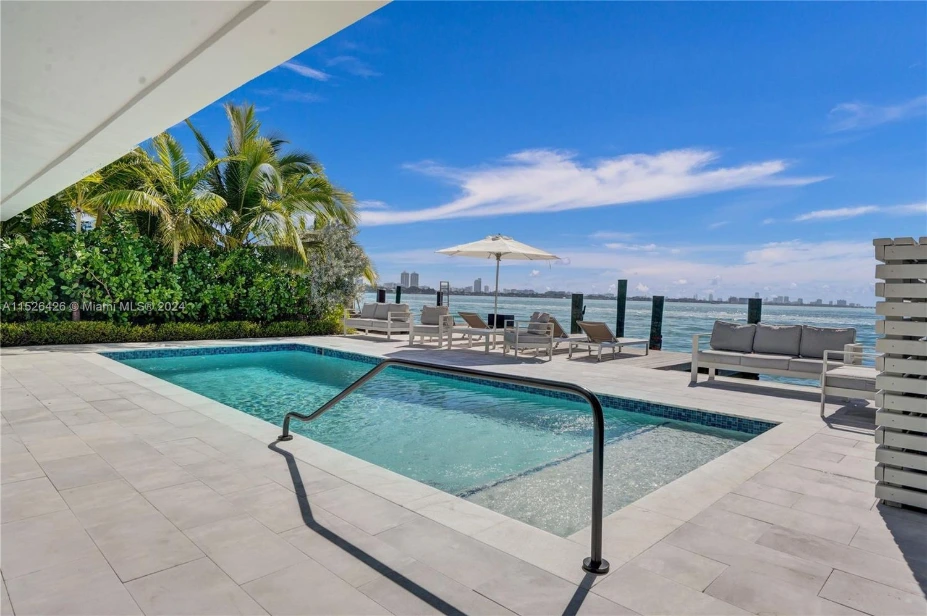 Cosabella on the Bay private dock and pool